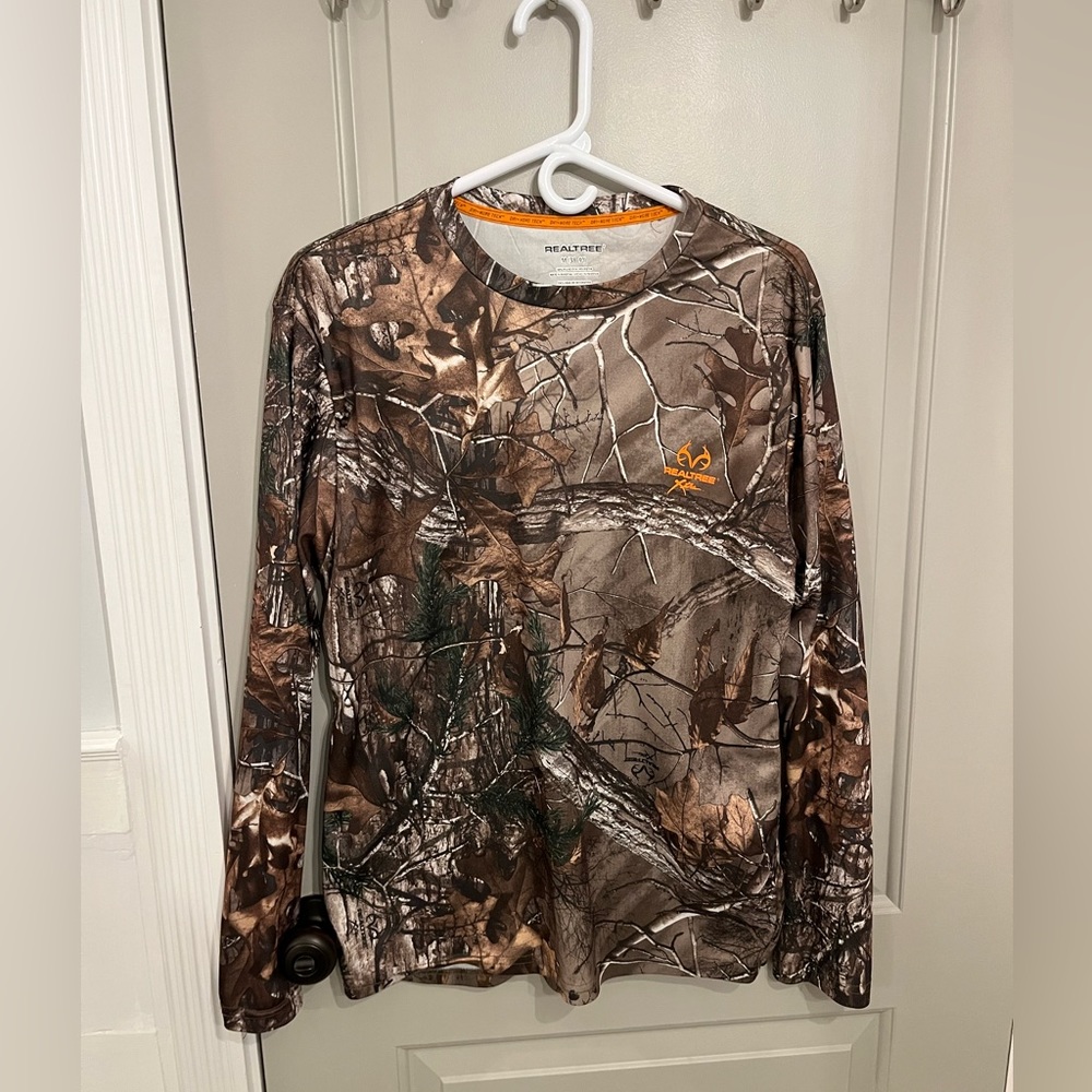 RealTree camo long sleeve shirt size Medium